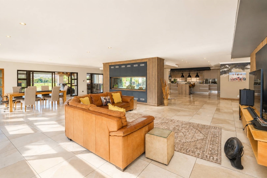 6 Bedroom Property for Sale in Birdwood Estate North West